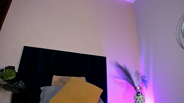 NoraDasilva online show from November 2025 01:15:01 AM