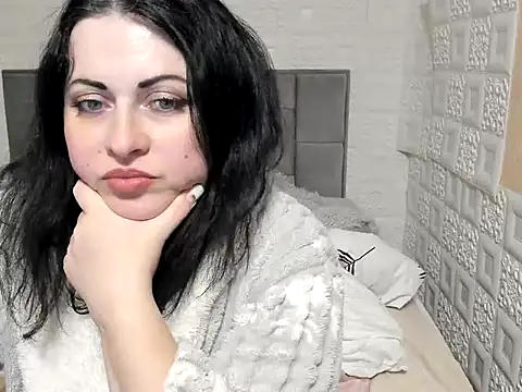 Lillian2 online show from February 2025 07:41:02 PM