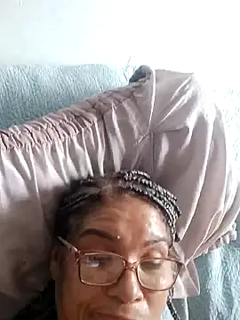 Snapshot of Delicy1 chatting on February 2025 07:05:02 PM Delicy1 online show from February 2025 07:05:02 PM
