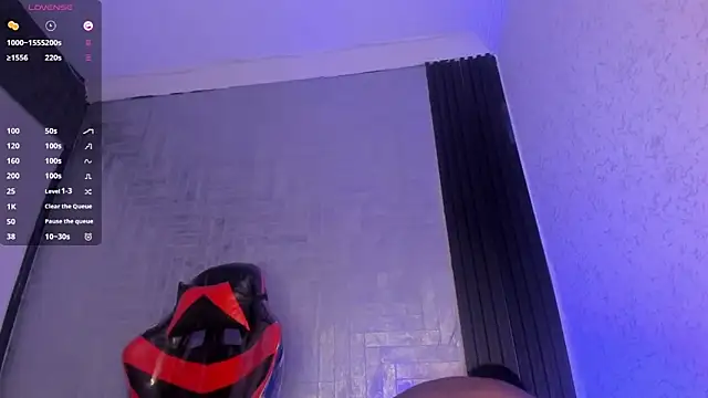 Snapshot of DominicSccott chatting on October 2025 01:00:01 PM DominicSccott online show from October 2025 01:00:01 PM