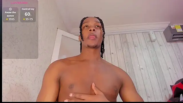 Snapshot of DominicSccott chatting on October 2025 12:34:02 PM DominicSccott online show from October 2025 12:34:02 PM