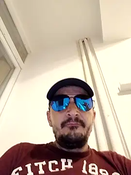 Adriandan1982 online show from September 2025 09:50:01 PM