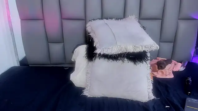  MiaBrown  online show from March 2025 06:23:01 PM