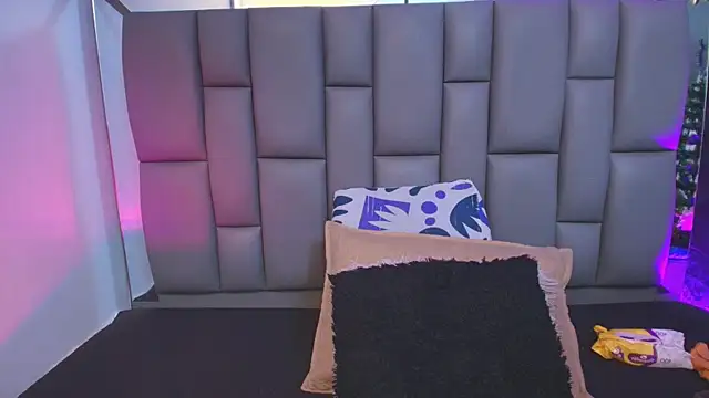  MiaBrown  online show from November 2025 12:05:01 PM