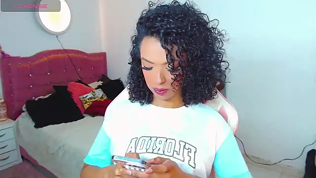 Snapshot of Tanedra_collings chatting on April 2026 01:51:01 AM Tanedra collings online show from April 2026 01:51:01 AM