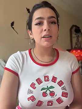 Nicollemays online show from October 2025 02:18:02 PM