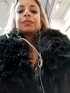 Snapshot of Cute_Anissa chatting on December 2024 01:24:02 PM Cute Anissa online show from December 2024 01:24:02 PM