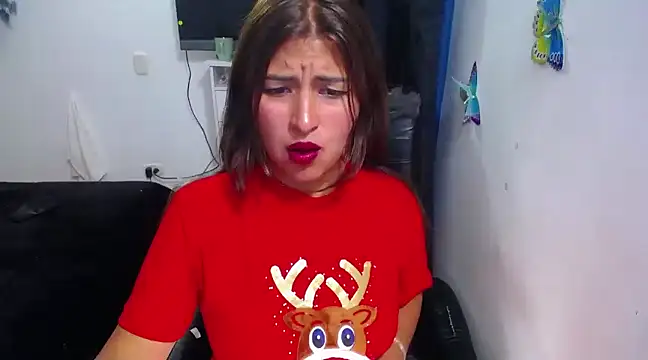 Yunhot  online show from December 2024 10:33:02 PM