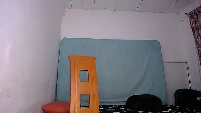 yselahot online show from November 2025 01:21:02 PM