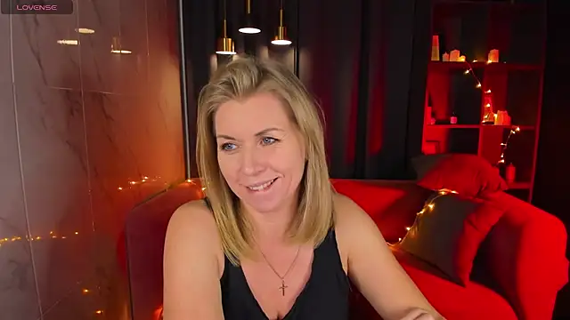 Snapshot of Annie_Light chatting on January 2025 08:41:02 AM Annie Light online show from January 2025 08:41:02 AM