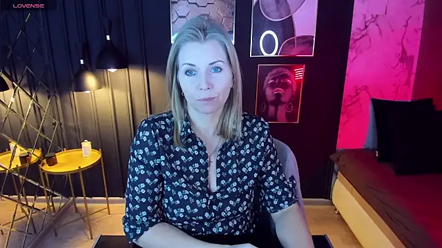 Snapshot of Annie_Light chatting on January 2025 11:56:02 AM Annie Light online show from January 2025 11:56:02 AM