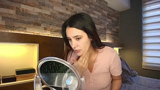 alicewilloww online show from October 2025 10:01:01 PM