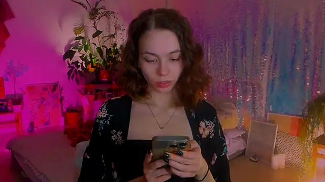 Snapshot of poli__ chatting on January 2025 10:01:01 PM poli   online show from January 2025 10:01:01 PM