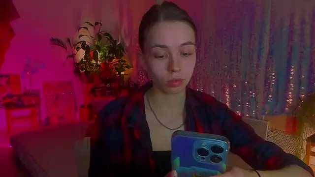Snapshot of poli__ chatting on February 2025 05:25:02 PM poli   online show from February 2025 05:25:02 PM