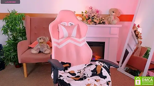 Grace and  Jacob online show from November 2025 04:29:01 PM