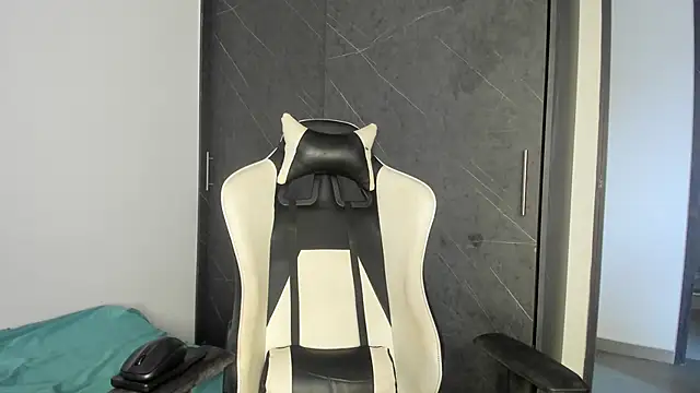 chloe ebony  online show from November 2025 07:52:02 PM