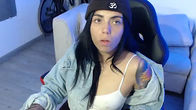 i am nina  online show from January 2025 02:20:02 AM