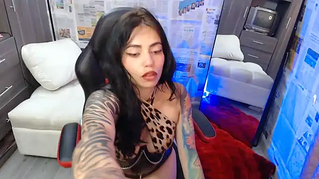 i am nina  online show from February 2025 08:58:01 PM