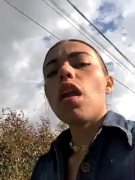 i am nina  online show from February 2025 09:09:01 PM