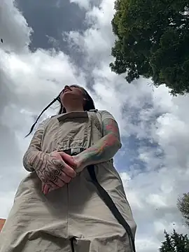 i am nina  online show from October 2025 07:51:01 PM