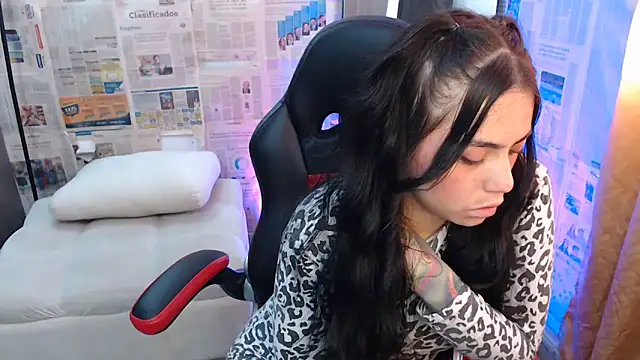 i am nina  online show from November 2025 03:00:01 PM