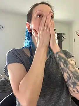 MissCumberdale online show from January 2025 05:41:01 PM