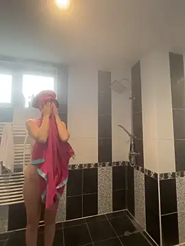 MaviePearl online show from October 2025 08:26:02 AM