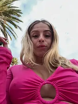 Snapshot of BritneyDimond chatting on December 2024 05:19:01 PM BritneyDimond online show from December 2024 05:19:01 PM