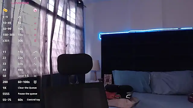 andrewmhilton  online show from November 2025 08:54:02 PM