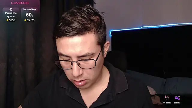 andrewmhilton  online show from February 2026 06:17:01 AM