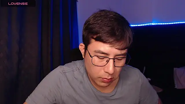 andrewmhilton  online show from February 2026 06:47:01 AM