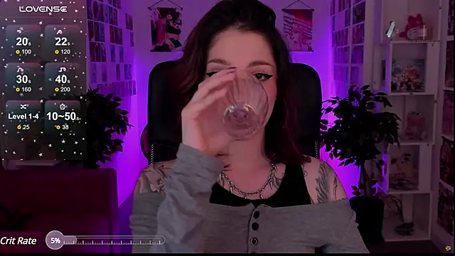 Snapshot of BratzieDarsie chatting on January 2025 08:29:02 AM BratzieDarsie online show from January 2025 08:29:02 AM