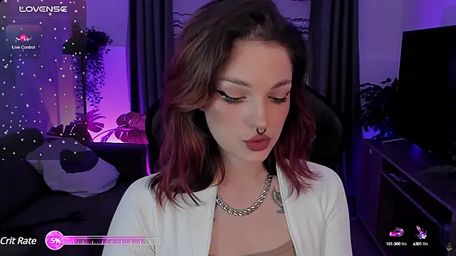 Snapshot of BratzieDarsie chatting on February 2025 08:09:02 AM BratzieDarsie online show from February 2025 08:09:02 AM