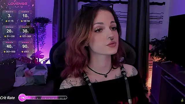 Snapshot of BratzieDarsie chatting on February 2025 11:41:02 AM BratzieDarsie online show from February 2025 11:41:02 AM