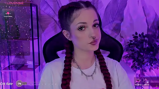 Snapshot of BratzieDarsie chatting on March 2025 08:13:01 AM BratzieDarsie online show from March 2025 08:13:01 AM