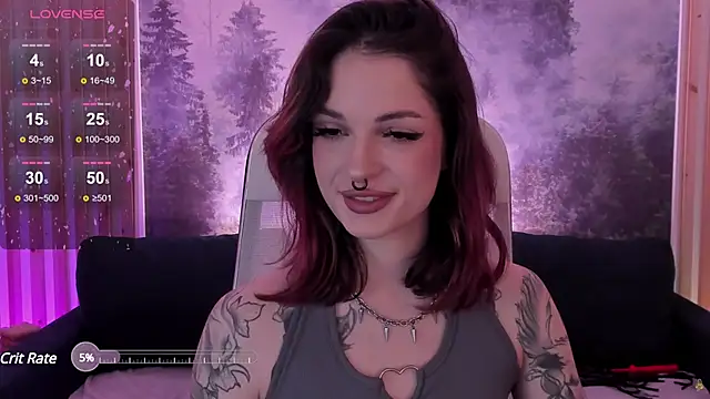 Snapshot of BratzieDarsie chatting on March 2025 08:27:01 AM BratzieDarsie online show from March 2025 08:27:01 AM