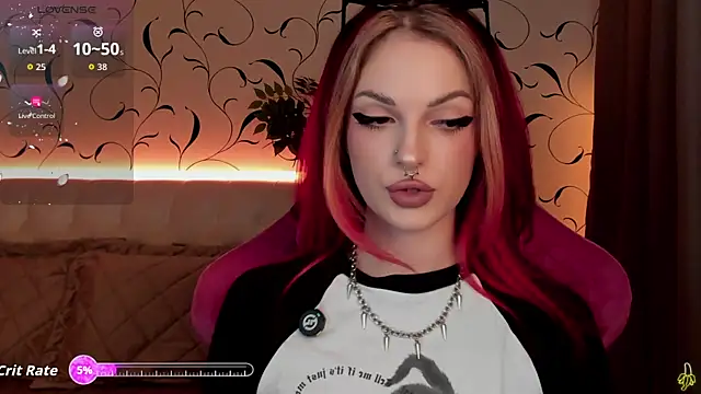 Snapshot of BratzieDarsie chatting on October 2025 12:06:01 PM BratzieDarsie online show from October 2025 12:06:01 PM