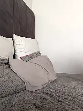 BLACK BOTTOM03 online show from April 2026 09:05:01 AM