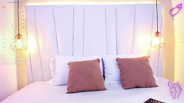 Snapshot of KiarhaTrixie chatting on January 2025 03:22:02 AM KiarhaTrixie online show from January 2025 03:22:02 AM