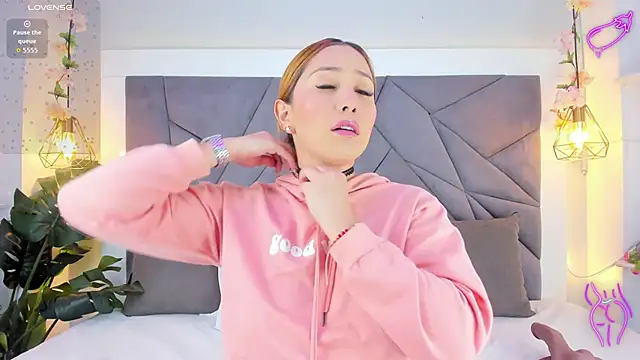 Snapshot of KiarhaTrixie chatting on September 2025 11:21:02 AM KiarhaTrixie online show from September 2025 11:21:02 AM