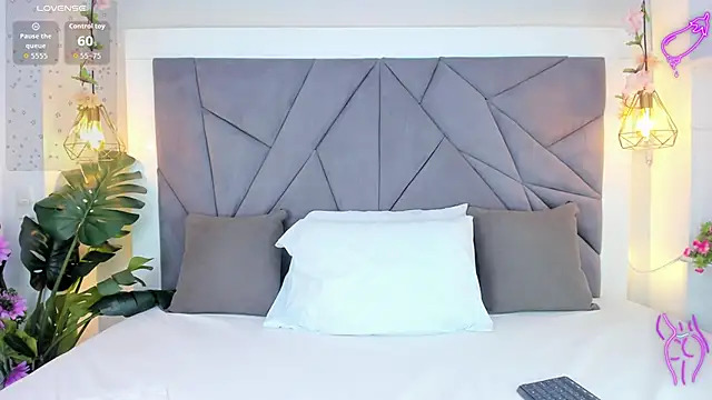 Snapshot of KiarhaTrixie chatting on October 2025 11:28:02 AM KiarhaTrixie online show from October 2025 11:28:02 AM