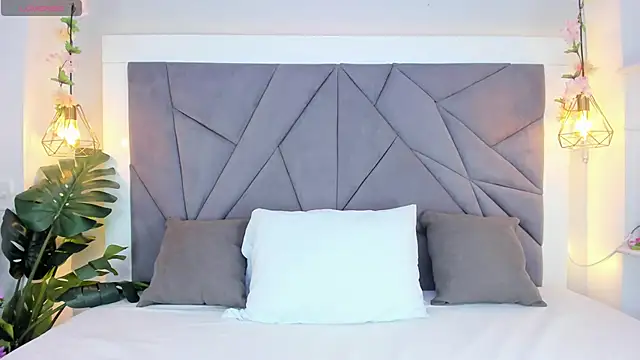 Snapshot of KiarhaTrixie chatting on October 2025 03:07:01 AM KiarhaTrixie online show from October 2025 03:07:01 AM