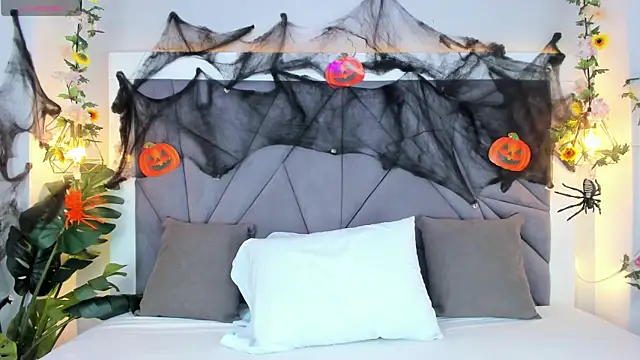 Snapshot of KiarhaTrixie chatting on November 2025 03:08:02 AM KiarhaTrixie online show from November 2025 03:08:02 AM