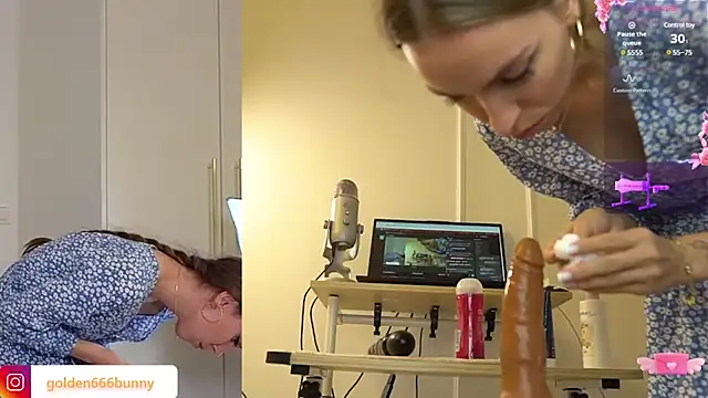 Snapshot of Miss69Ri99 chatting on December 2024 07:42:01 PM Miss69Ri99 online show from December 2024 07:42:01 PM