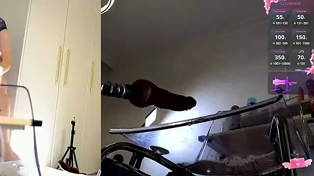 Snapshot of Miss69Ri99 chatting on March 2025 11:53:02 PM Miss69Ri99 online show from March 2025 11:53:02 PM