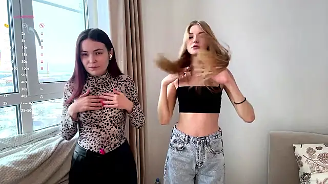 Snapshot of EllenReeves chatting on February 2026 06:32:01 AM EllenReeves online show from February 2026 06:32:01 AM