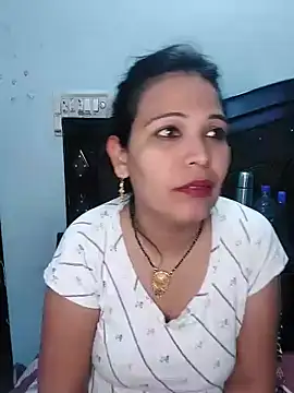Snapshot of Poojabhabi101 chatting on January 2025 05:50:01 PM Poojabhabi101 online show from January 2025 05:50:01 PM