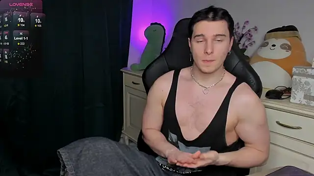 Vincent Strong online show from December 2025 01:40:01 PM