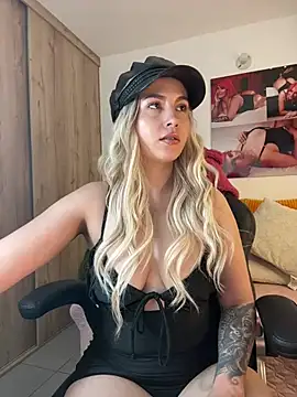 zafiro mo0n online show from January 2025 12:09:01 AM