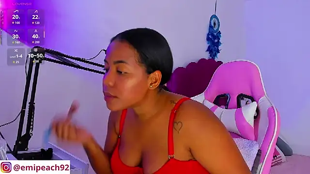 Snapshot of samanthaabloom chatting on November 2025 11:58:01 PM samanthaabloom online show from November 2025 11:58:01 PM